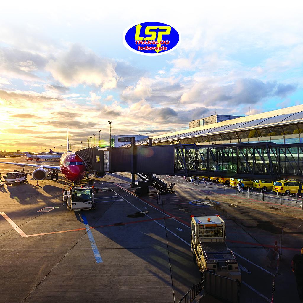 Mengurus Muatan Angkutan Udara